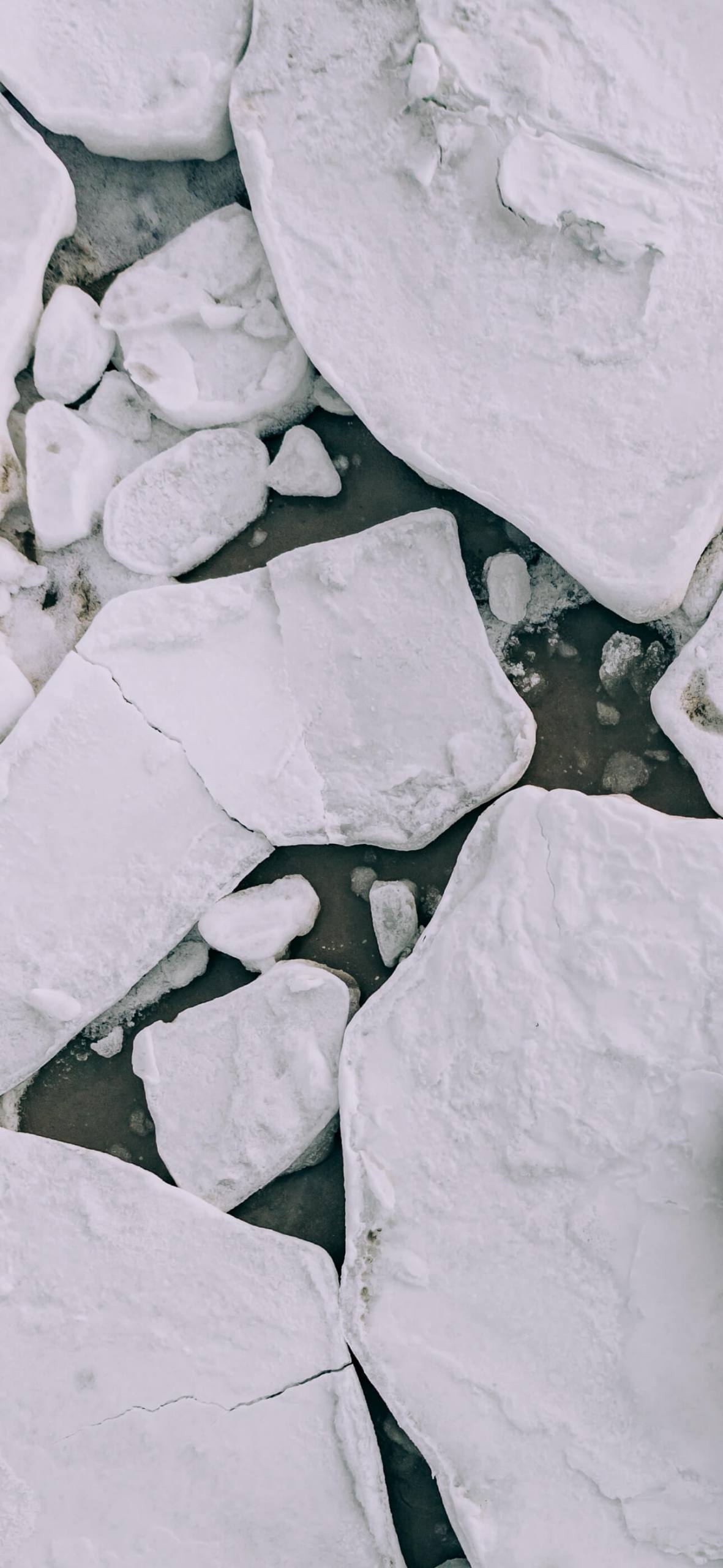 Floating Ice Chunks: wallpaper aéreo creado con dron para iPhone